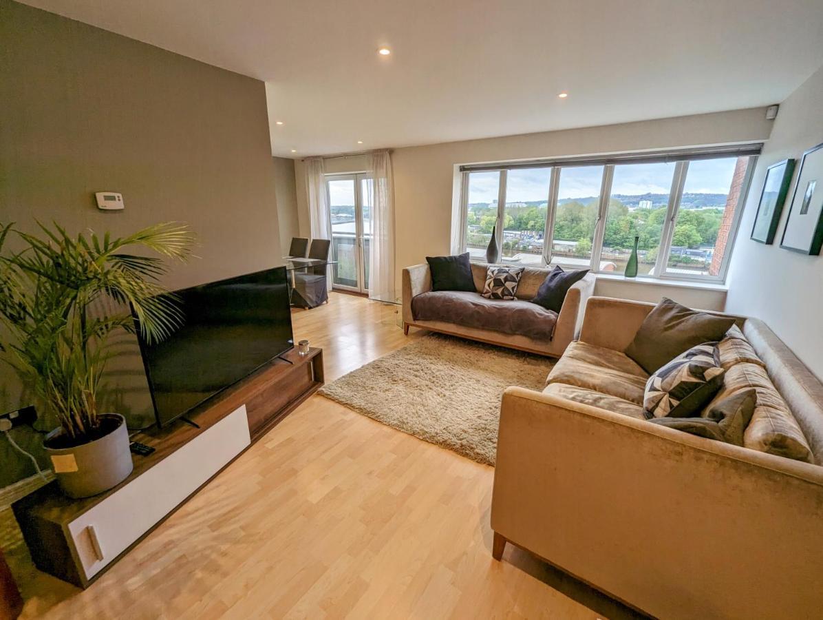 Quayside Apartment With Riverside Views & Parking Newcastle upon Tyne Exterior photo